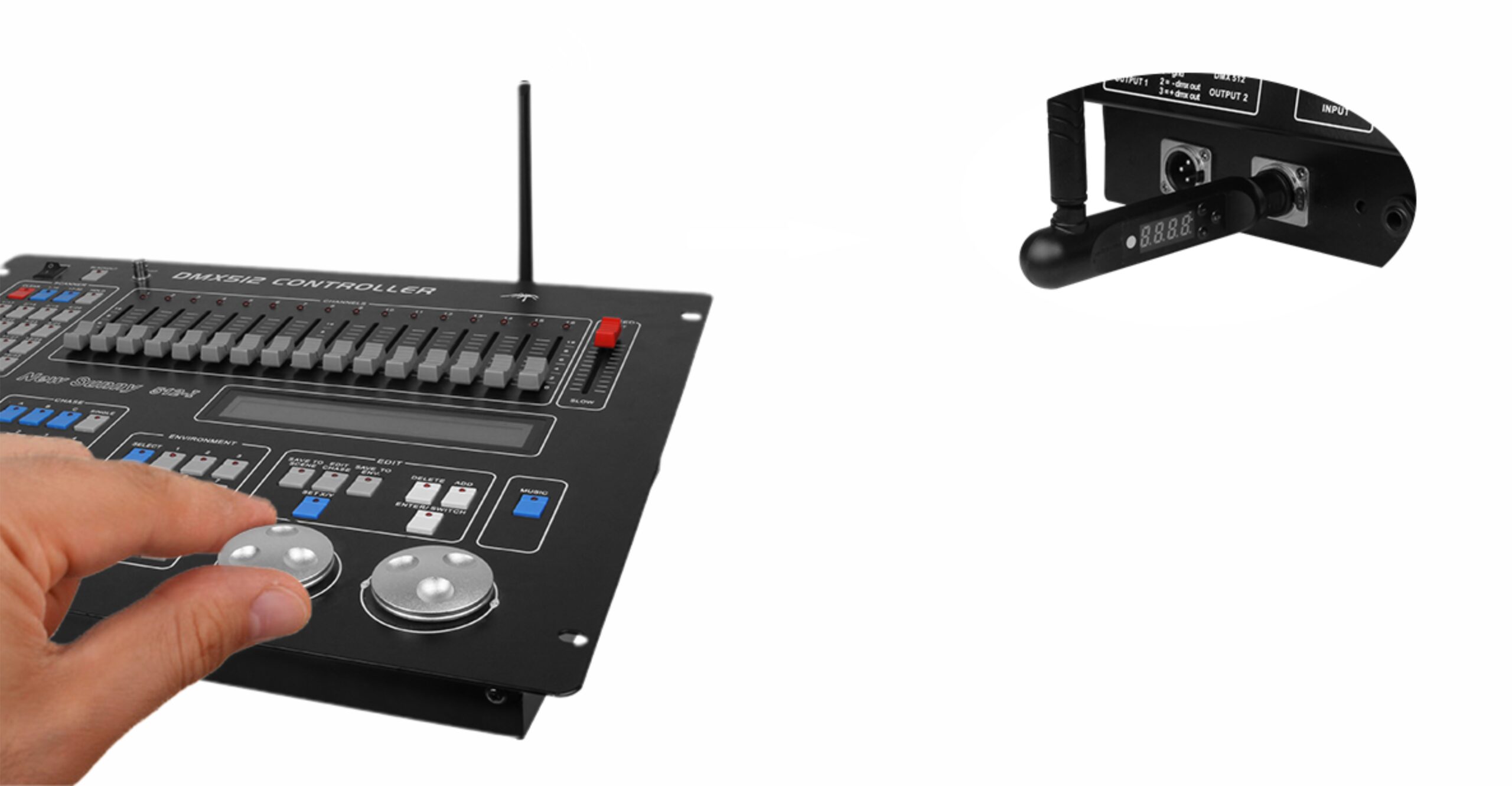 DMX512 pult sa klizačima i bežični DMX adapter sa displejom priključen na izlaz pulta