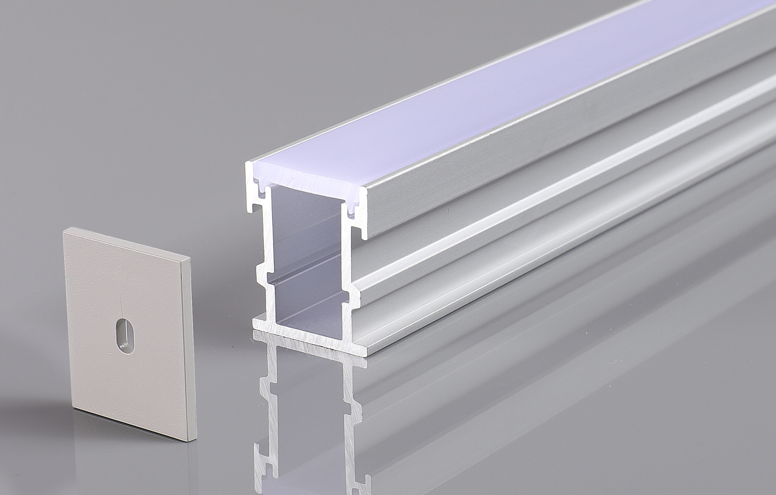 Aluminijumski profil 632 sa mlečnim difuzorom | Ledtrake.rs