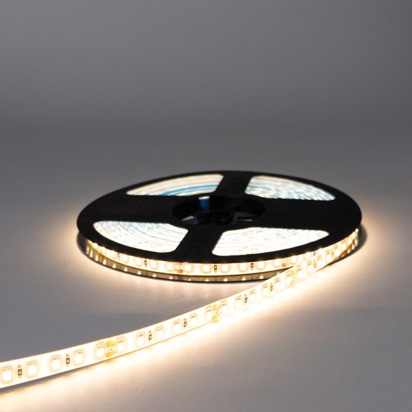 LED traka 3000K 10W IP44 za soklu kuhinje | Ledtrake.rs