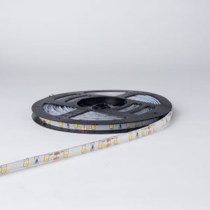 LED traka 2200K 6W IP44 na crnom koturu, sa diodama 2835 i oznakama 12V+ uz bakarna polja za sečenje